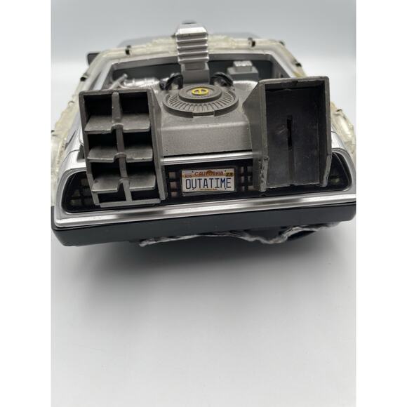DeLorean 1:15 Diamond Select Back To The Future II Rare - Parts Only - Picture 9 of 10